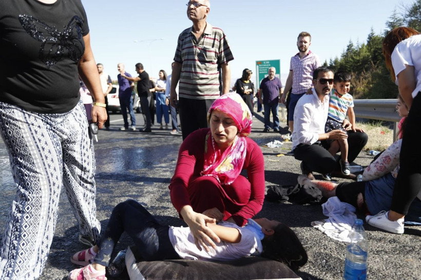 Ankara'da piknik yolunda kaza 16 yaralı - Resim: 4