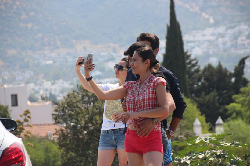 Tatilciler dönüşe geçti! Kilometrelerce kuyruk oluştu - Resim: 4