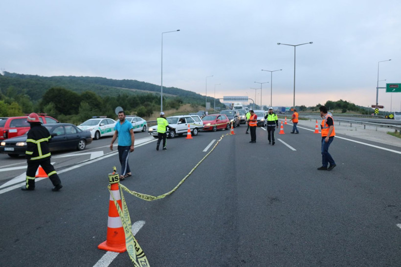 Bolu TEM otoyolunda otomobil minibüsle çarpıştı! Çok sayıda yaralı var - Resim: 2