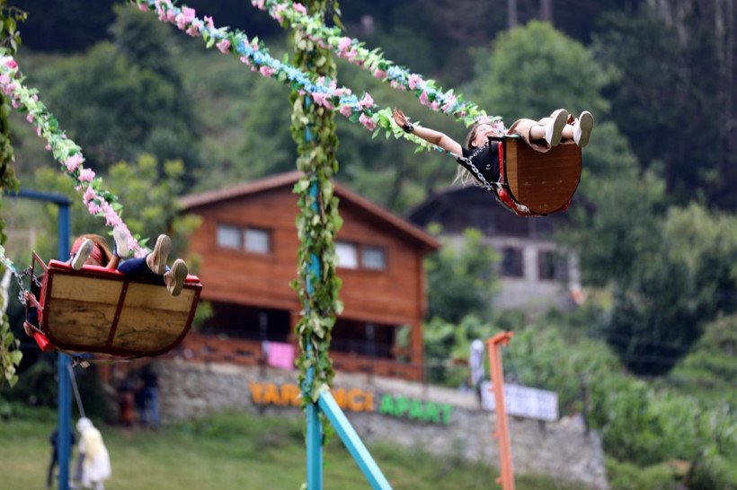 Son günlerde çok tartışılıyordu! Ayder'deki salıncaklar kaldırılıyor - Resim: 4