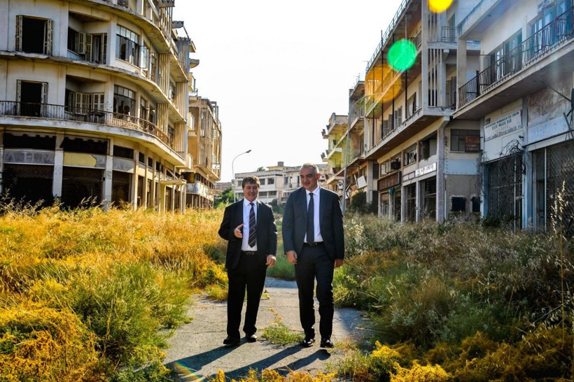 Kültür ve Turizm Bakanı Mehmet Nuri Ersoy KKTC'de kapalı Maraş bölgesini inceledi - Resim: 2