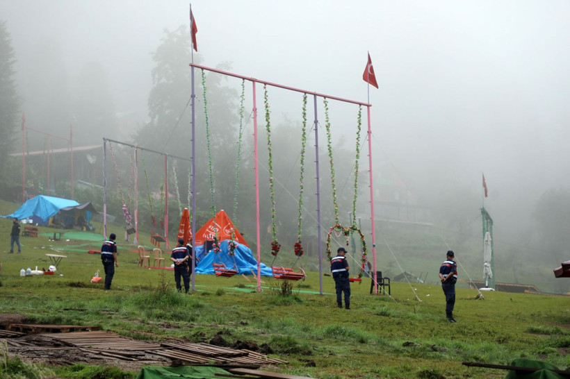 Cumhurbaşkanı Erdoğan talimat vermişti! Ayder Yaylası'nda salıncaklar tek tek söküldü - Resim: 4