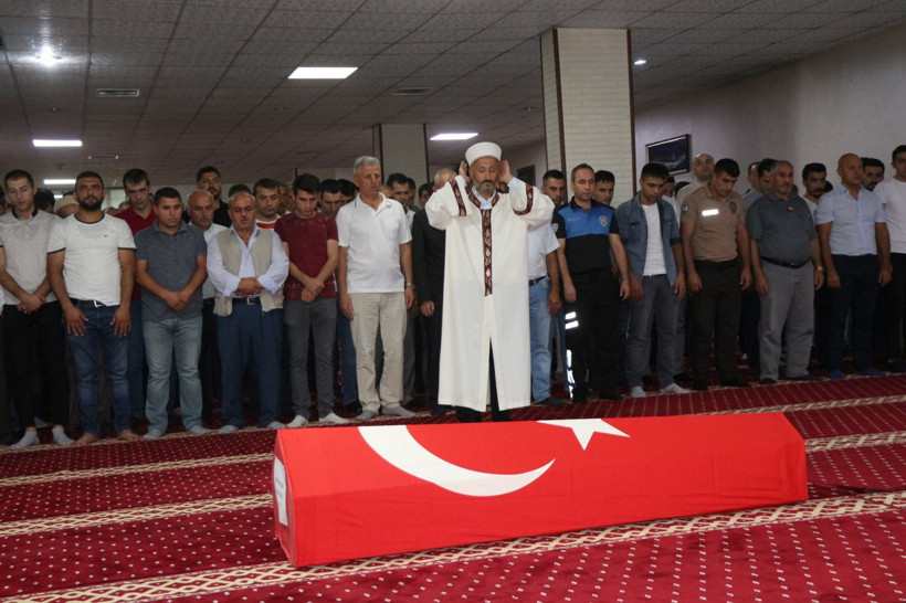 Batman'da gece bekçisi evine dönerken öldürüldü! - Resim: 1