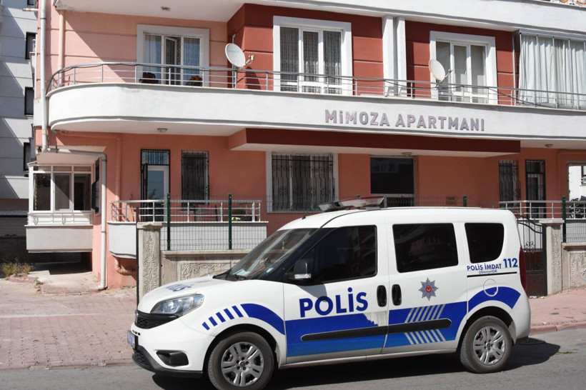 Konya'da 5 katlı apartmanda geniz yakan koku paniği - Resim: 3