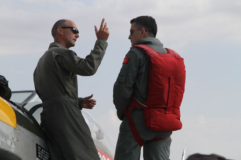 Bakan Bekir Pakdemirli gösteri uçağıyla uçuş yaptı - Resim: 2