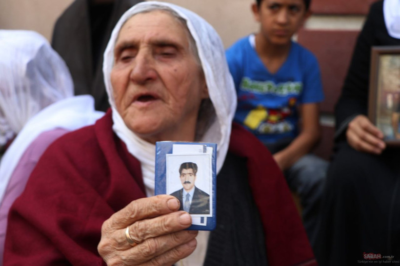 83 yaşındaki Hurinaz Ana HDP önünde eyleme başladı! - Resim: 1