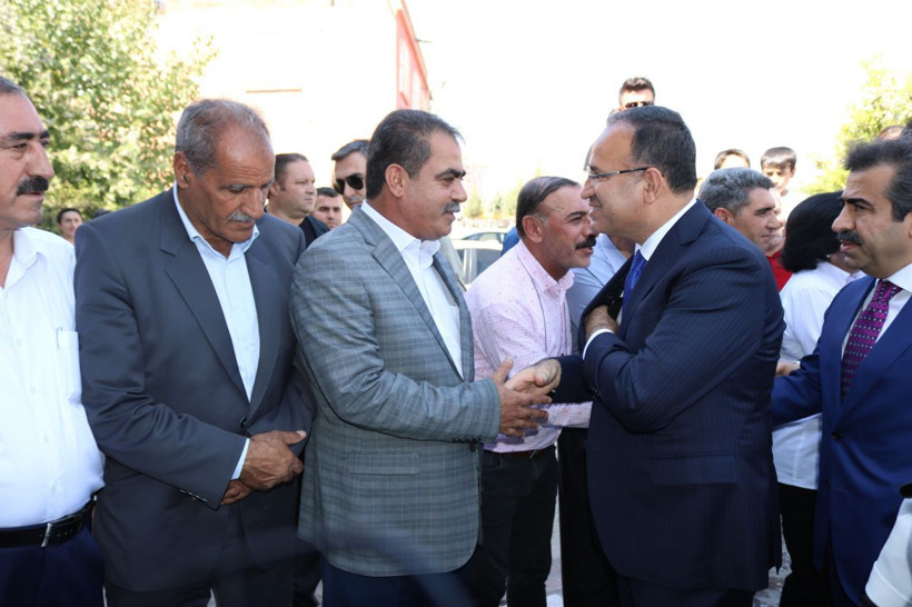 Diyarbakır'da Cumhurbaşkanı Erdoğan'ın girişimiyle husumetli aileler barıştı - Resim: 1