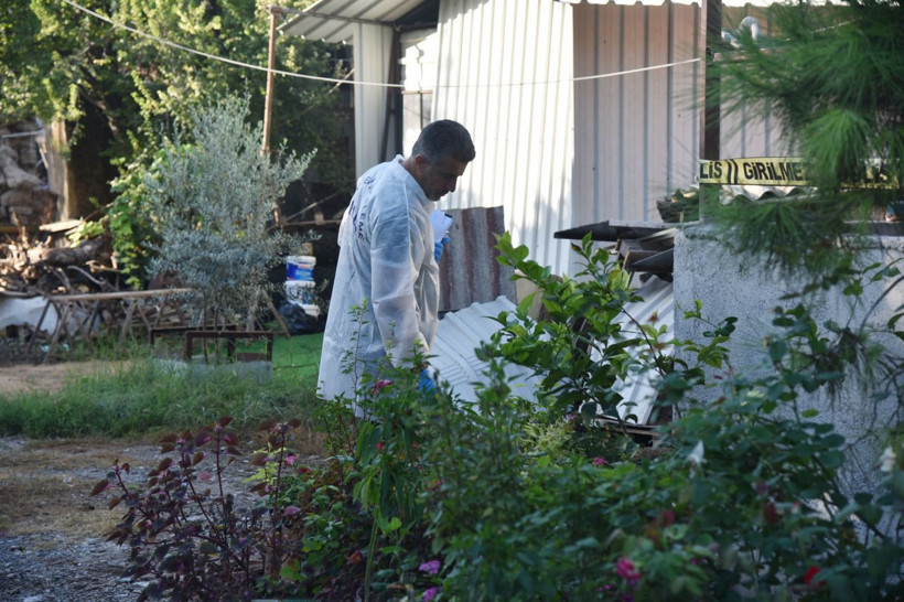 Antalya'da oğluyla yaşayan engelli kadın evinde bıçaklanarak öldürüldü - Resim: 2