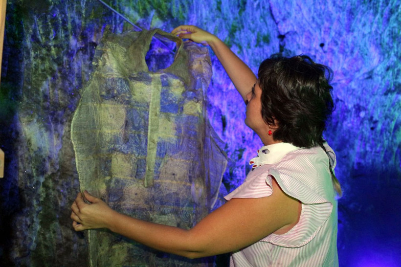 Kurutulmuş bağırsaklardan elbise yaptı eserleri görenler çok şaşırdı - Resim: 2