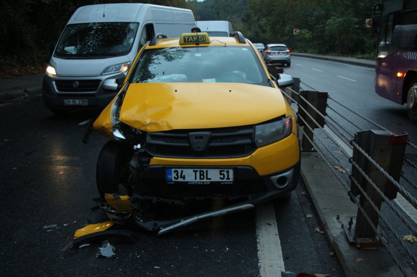 Sarıyer'de 5 araç birbirine girdi - Resim: 2