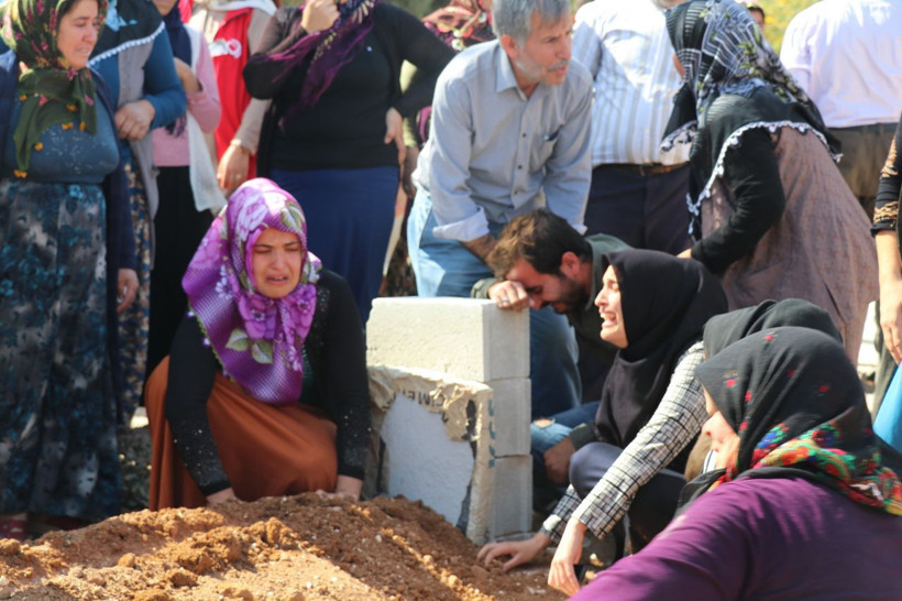 Barış Pınarı şehitleri gözyaşları eşliğinde son yolculuğa uğurlandı - Resim: 2