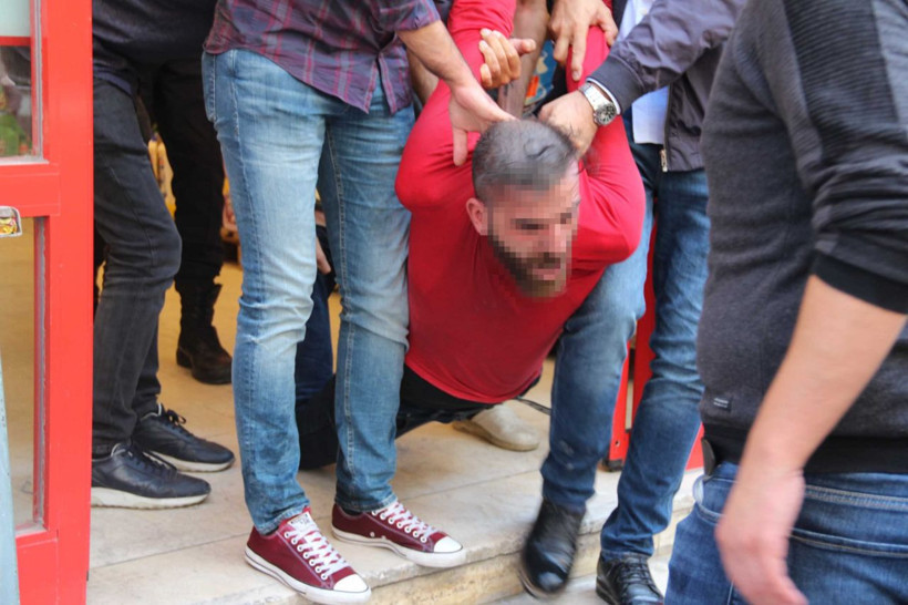 İstanbul Fatih'te kendini marketin tuvaletine kilitleyen kişi polise zor anlar yaşattı - Resim: 3