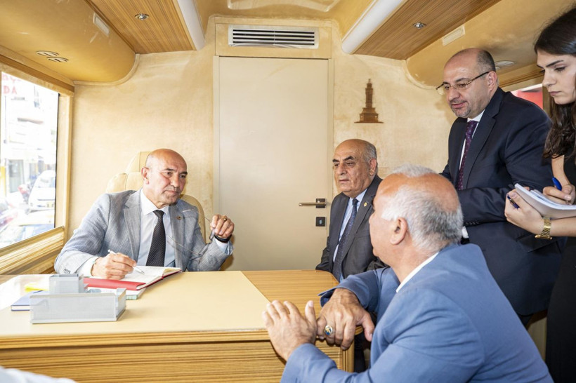 Tunç Soyer'den bir ilk! Makam odasını minibüse yükledi - Resim: 2