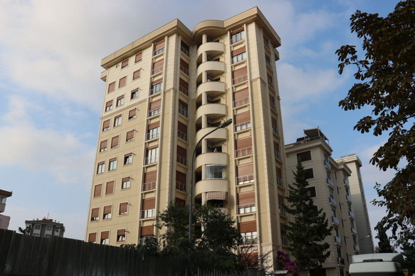 Kadıköy'de emekli deniz subayı evinde intihar etti - Resim: 1