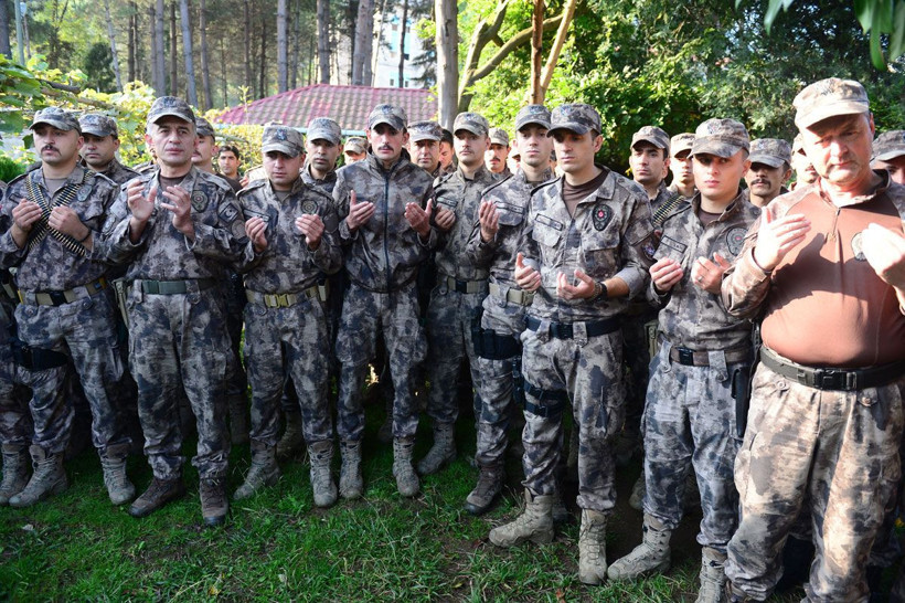 Özel harekatçılar dualarla Barış Pınarı Harekatı'na uğurlandı - Resim: 2