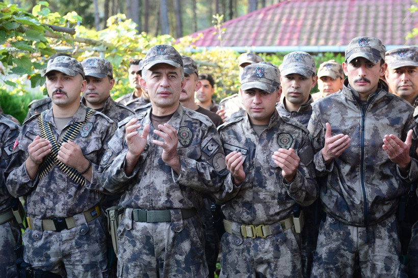 Özel harekatçılar dualarla Barış Pınarı Harekatı'na uğurlandı - Resim: 4