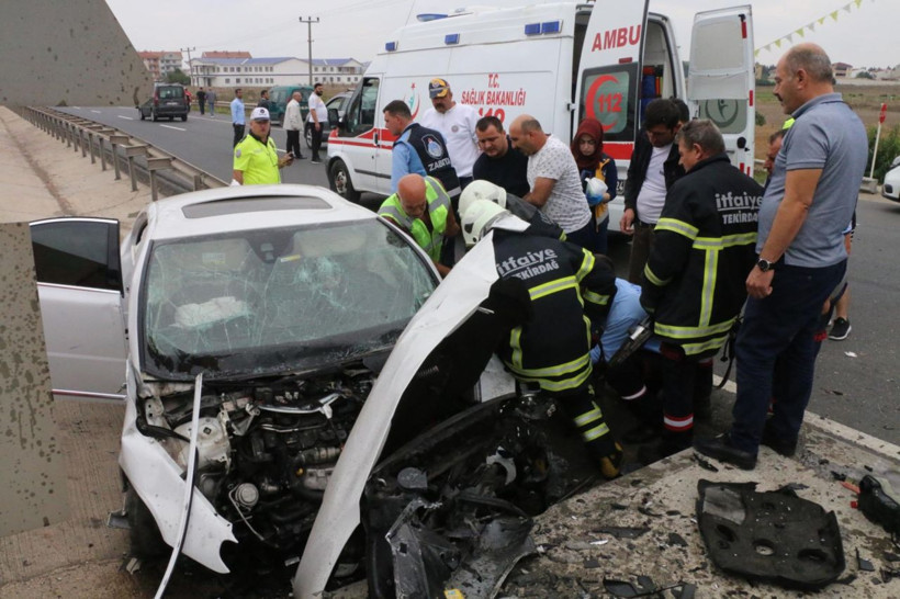 Tekirdağ'da feci kaza! Beton sete çarptı baba öldü oğlu yaralı - Resim: 2