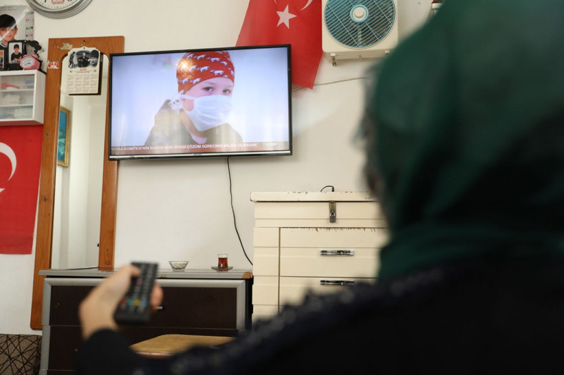 21 yaşındaki Ayşe Acar kendini ilk kez aynada gördü - Resim: 4