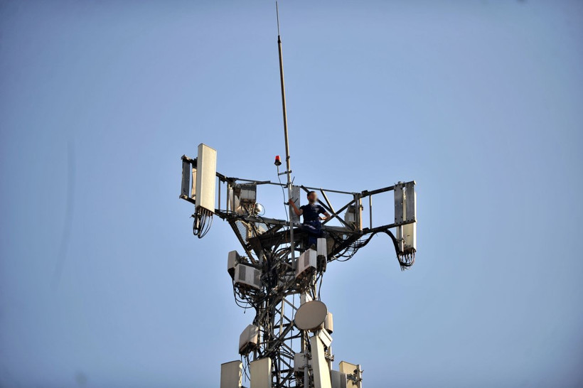 5 saatlik ikna çabasına rağmen 52 metreden atladı - Resim: 2