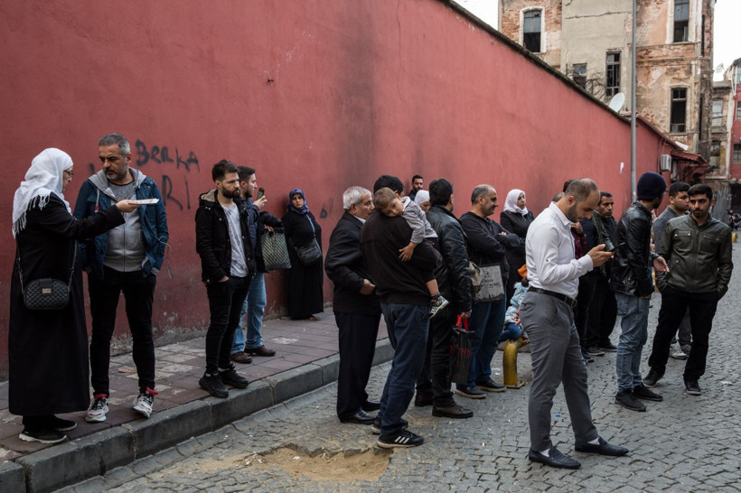 Verilen süre dolunca Suriyeliler göç idarelerine akın etti - Resim: 1