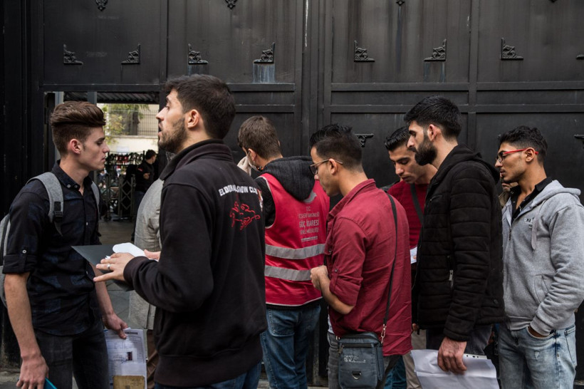 Verilen süre dolunca Suriyeliler göç idarelerine akın etti - Resim: 2