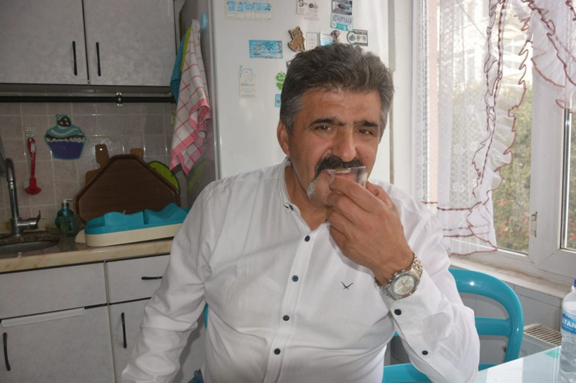 Doktorlar bir izahını bulamıyor! Bursalı adam 40 yıldır cam yiyor - Resim: 3