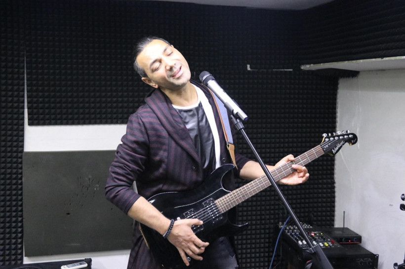 Emekli polis pop müzik şarkıcısı oldu ilk klibi 1 ayda 131 bin tıklandı - Resim: 4