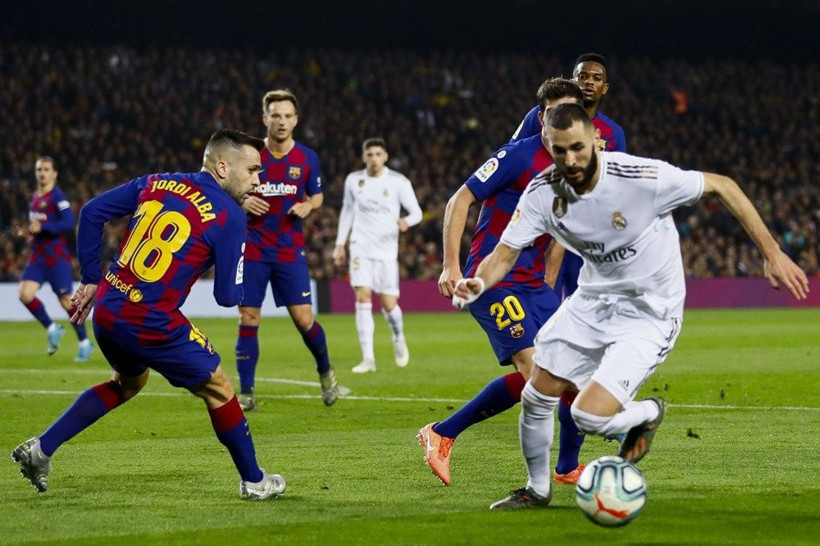 El Clasico'da sahada futbol sokakta arbede - Resim: 1