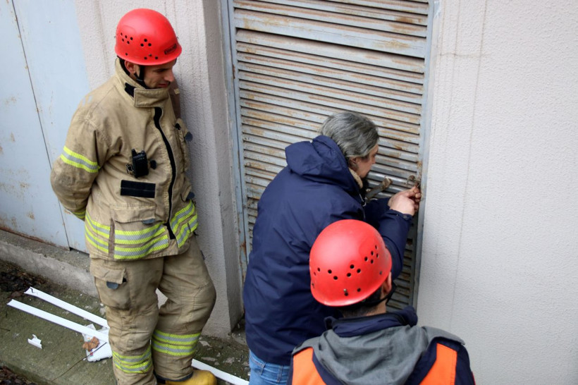 İstanbul Şişli'de trafo binasında mahsur kaldığını iddia eden kişi gözaltına alındı - Resim: 4