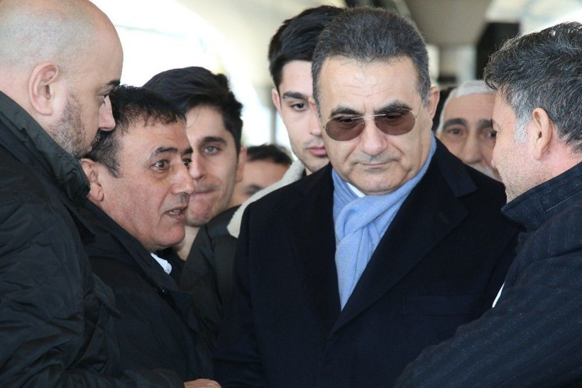 Şarkıcı İzzet Yıldızhan'ın annesi toprağa verildi - Resim: 2