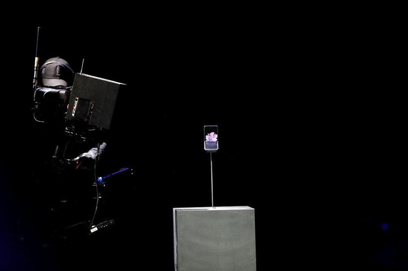 Samsung katlanabilir Galaxy Z Flip'in tanıtımını yaptı! İşte özellikleri - Resim: 3