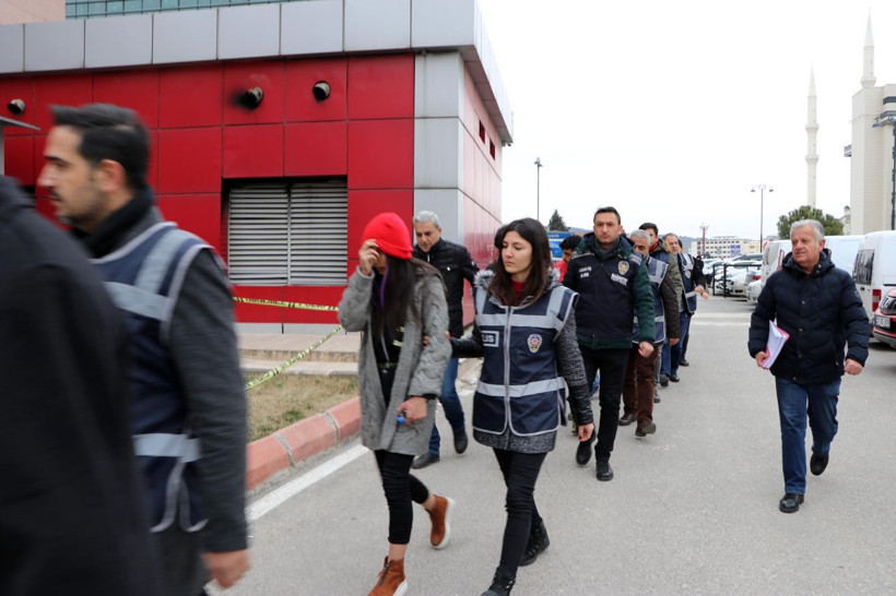 Sosyal medya üzerinden kendini kadın olarak tanıtıp parka çağırdığı genci öldürdü - Resim: 4