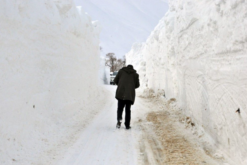 Bu fotoğraflar bugün çekildi! Yüksekova’da kar kalınlığı 6 metreyi geçti! - Resim: 2