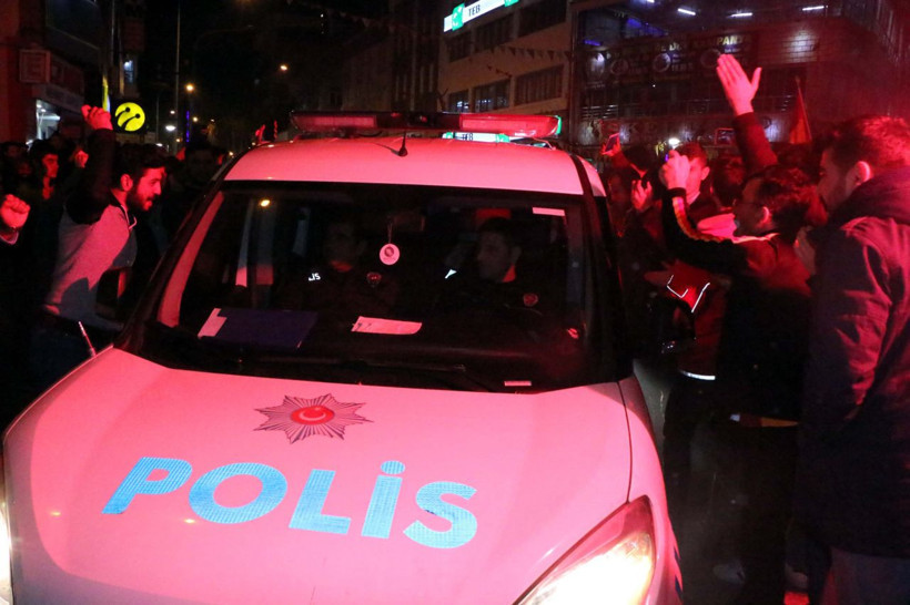 Derbi terörü! Diyarbakır ve Adıyaman karıştı - Resim: 4