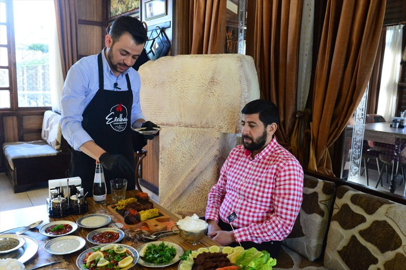Şanlıurfa'da sıra dışı yeni bir lezzet 'Göbeklitepe' kebabı - Resim: 2
