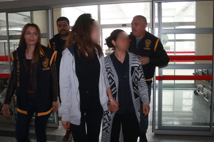 Adıyaman'da genç kız babasını öldürdü! Annesiyle elele geldi - Resim: 4