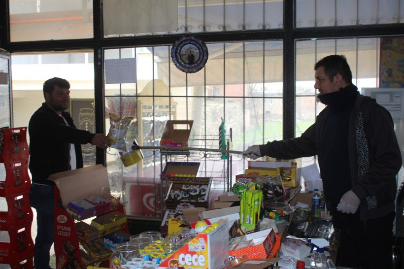 Batman'da bakkalda ilginç koronavirüs önlemi - Resim: 1