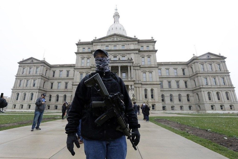 Bu da oldu! ABD'de koronavirüse karşı silahlanıp gösteri yaptılar - Resim: 4