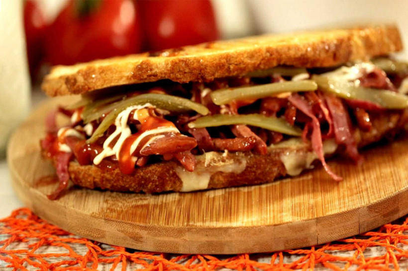 Ayvalık tostu tarifi meşhur lezzet! - Resim: 1