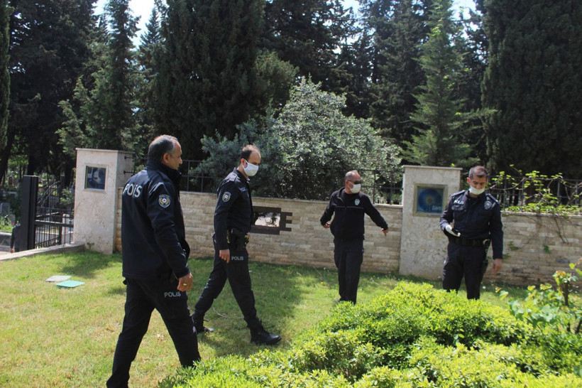 Parkta boşanmak üzere karısının boğazına bıçak dayadı! Polis son anda kurtardı - Resim: 4