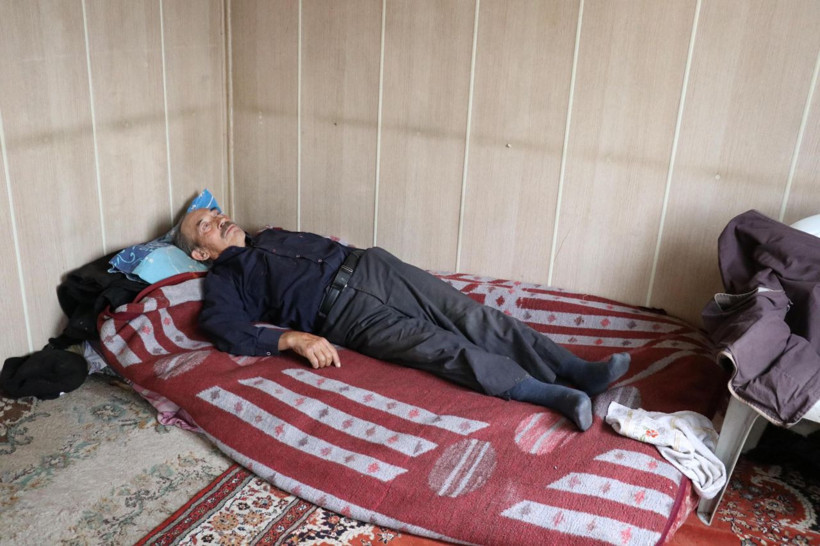 Denizli'de fıtık ameliyatı olayım derken konteynerda yaşamak zorunda kaldı - Resim: 1