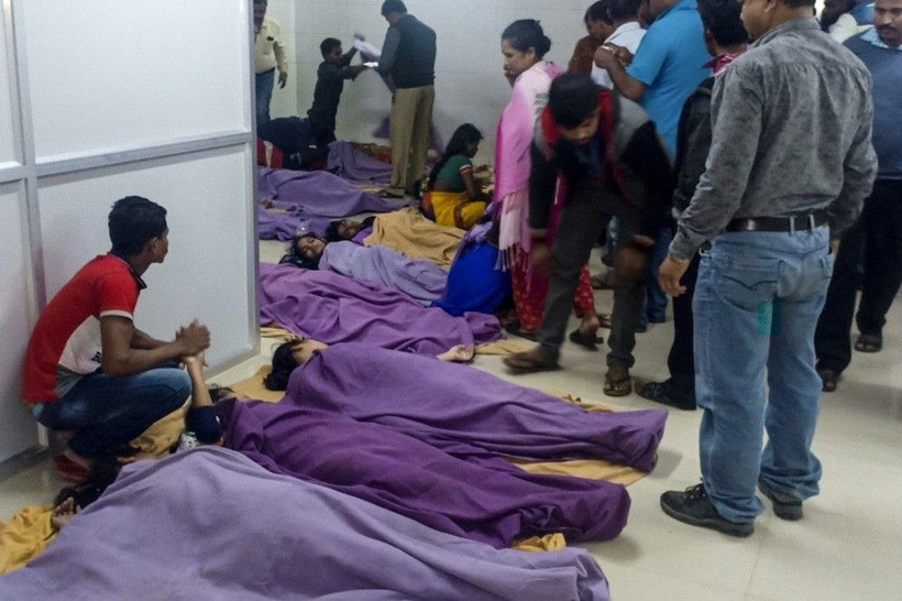 Hindistan'da kimyasal sızıntı kabusu! 8 kişi öldü 1000'den fazla kişi hastanelik oldu - Resim: 2