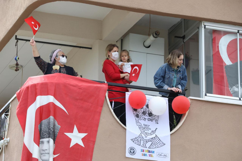 Bugün 19 Mayıs1 Bayrağını al saat 19.19’da balkon ve pencerelerde buluşuyoruz - Resim: 1