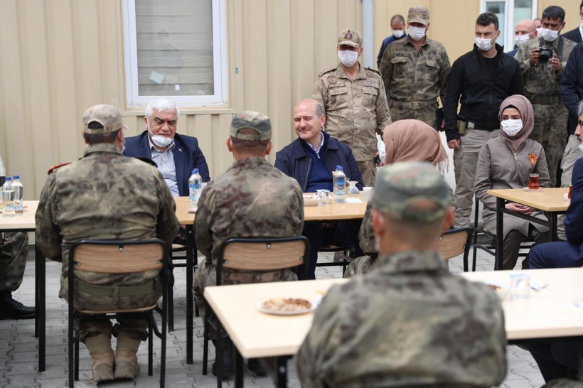 Bakan Soylu, asker ve polislerin bayramını kutladı - Resim: 3