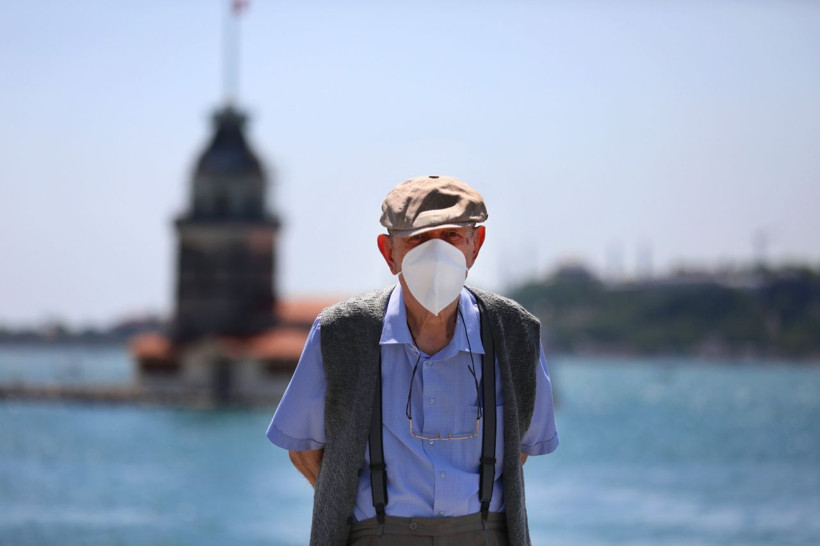 65 yaş üstü vatandaşlar İstanbul'a 6 saatliğine sahip oldu - Resim: 2