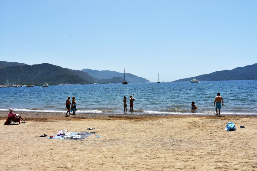 Dedeler, nineler ve torunlar sahillerde buluştu - Resim: 1