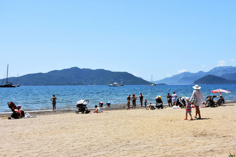 Dedeler, nineler ve torunlar sahillerde buluştu - Resim: 2