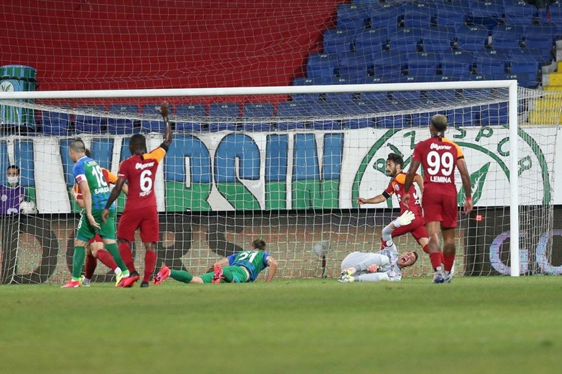 Hakemler Galatasaray'dan geçen senenin intikamını aldı - Resim: 4