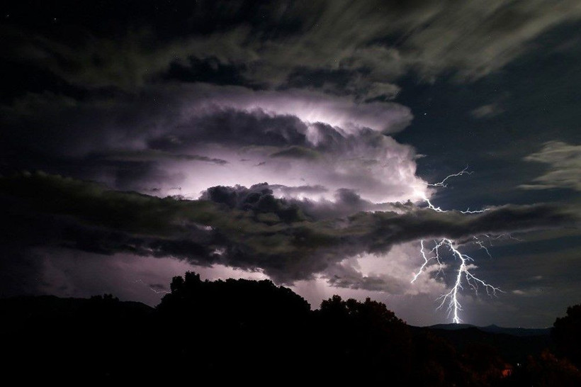 Dünyanın en uzun yıldırımı kaydedildi! 700 kilometre - Resim: 1