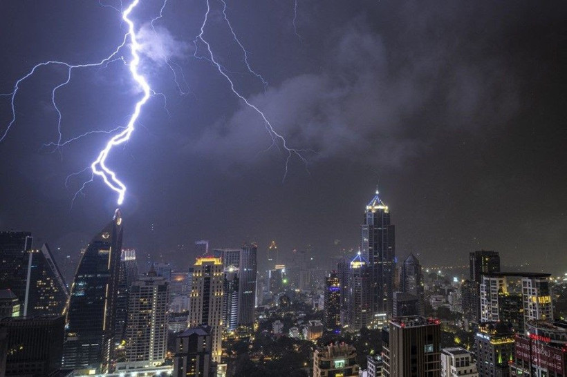 Dünyanın en uzun yıldırımı kaydedildi! 700 kilometre - Resim: 4